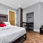 York Studios By Dc London Rooms